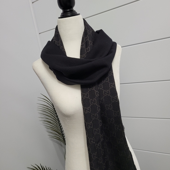 SOLD - Gucci GG Jacquard Wool Scarf Box Set - Picture 5 of 11